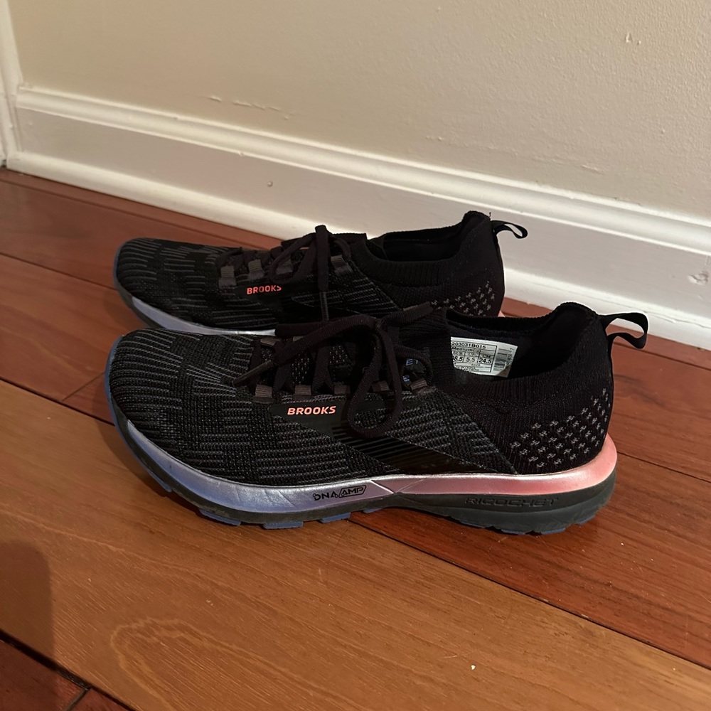Brooks Ricochet Sneakers
